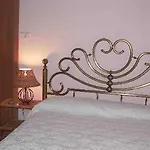 Naif Hotel Syracuse