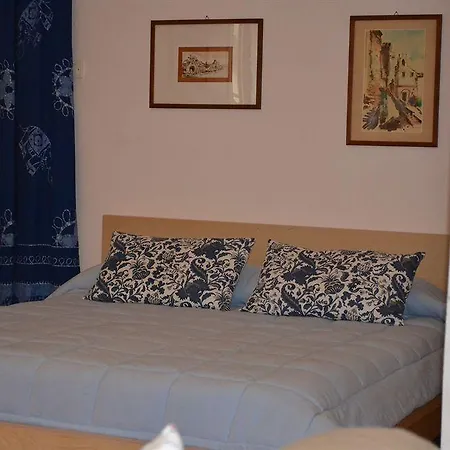 Hotel Naif